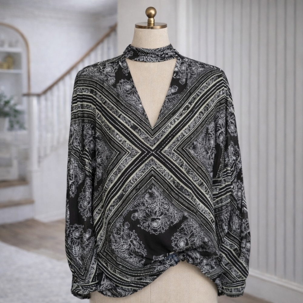 Free People Walking on a Dream Key Hole Cut Out Long Sleeve Blouse Large